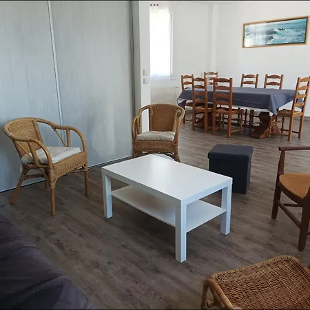 Maison - 150m Plage- 4 Personnes - *